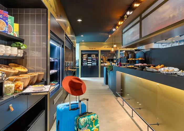 Moxy Hamburg Altona Hotel